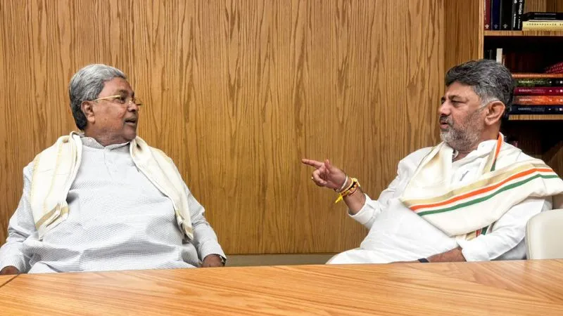 सिद्धारमैया जाएंगे, डीके शिवकुमार आएंगे? कर्नाटक में CM बदलने की अटकलों पर कांग्रेस आलाकमान ने दिया जवाब