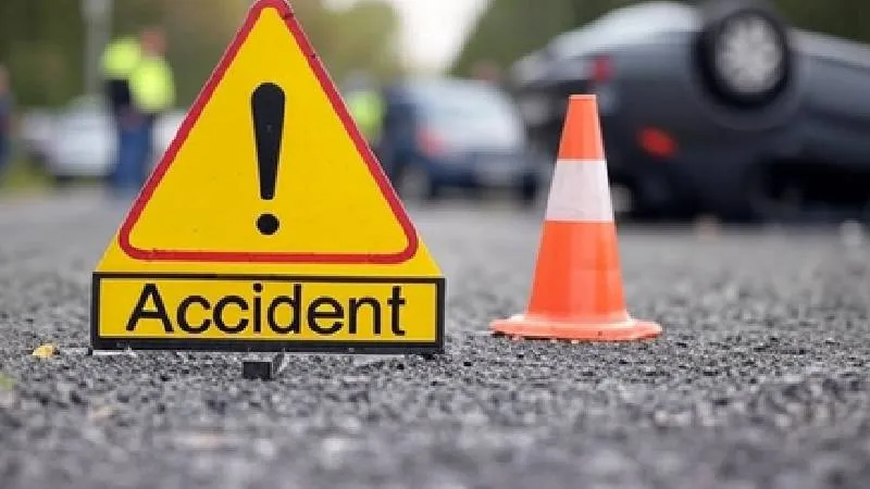 मध्य प्रदेश: तीर्थयात्रियों से भरी ट्रैक्टर-ट्रॉली को ट्रक ने मारी टक्कर, 3 की मौत, 25 से ज्यादा घायल