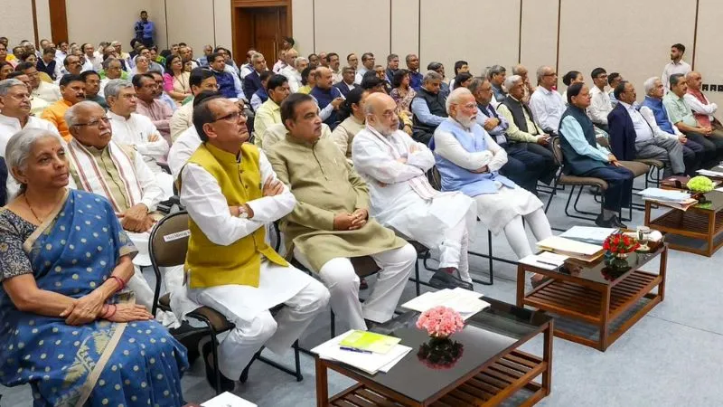कहां अटकी हैं फाइलें, कैसे हुई देरी…? मंत्रालयों को देना होगा जवाब, मोदी सरकार में पहली बार हुआ परफॉर्मेंस रिव्यू