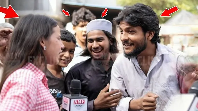 सैकड़ों मुस्लिमों के बीच फंसी महिला पत्रकार, मारने को दौड़े! गंदी गंदी गाली दी!