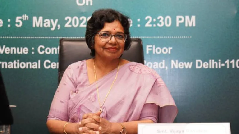 पिथौरागढ़ में जिला प्रशासन की नई पहल ‘हेलो हेल्पलाइन’ बनी लोगों का सहारा, घर बैठे दर्ज हो रहीं शिकायतें