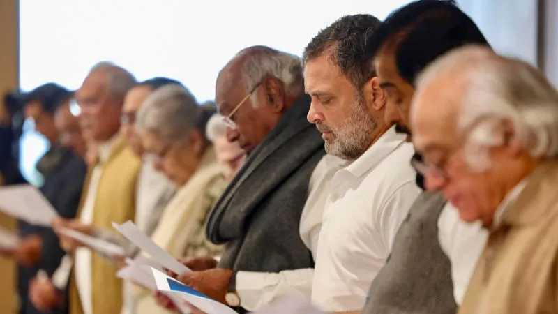 केरल पर इतराने वाली कांग्रेस 4 राज्यों में बुरी पिटी, ‘शहजादे’ के सिर सजा 99वीं हार का सेहरा, अब क्या करेंगे राहुल?