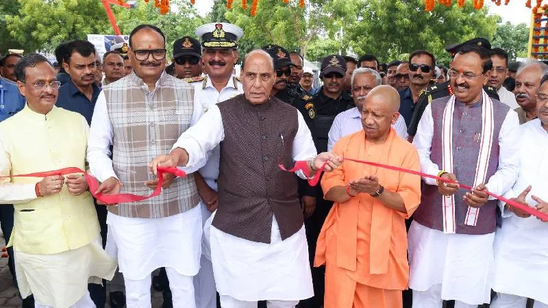 नौसेना शौर्य वाटिका का लोकार्पण, राजनाथ सिंह बोले- सीएम योगी के नेतृत्व में बदली यूपी की पहचान