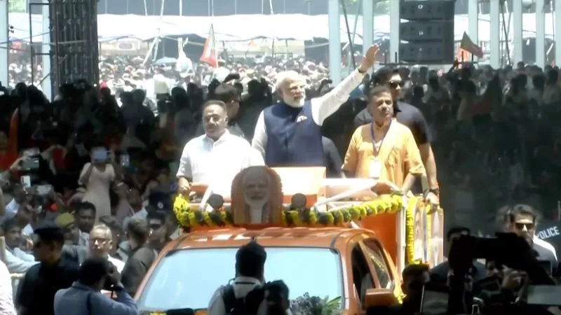 बंगाल में सुवेंदु अधिकारी का राजतिलक, PM मोदी की मौजूदगी में इन पांच मंत्रियों ने भी ली शपथ