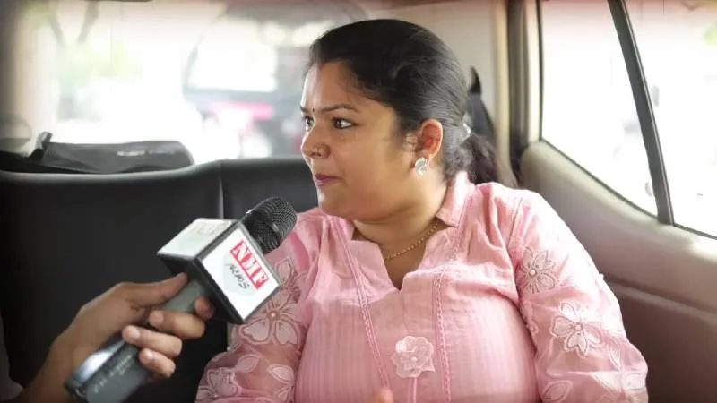Swati Tiwari ने Rahul Gandhi की परवरिश पर उठाये सवाल, Cockroach Party पर उठाये सवाल!