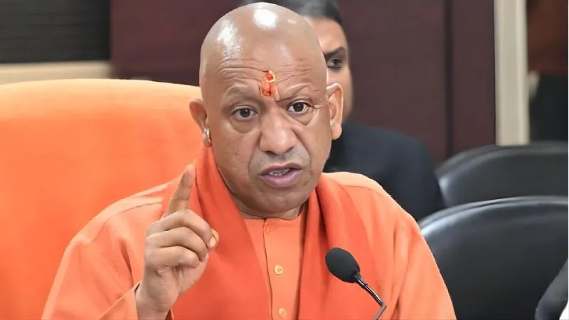 UP में होगा मंत्रिमंडल का विस्तार... CM योगी की टीम में शामिल हो सकते हैं 6 नए चेहरे, जानें किन नेताओं के नाम चर्चा में ।