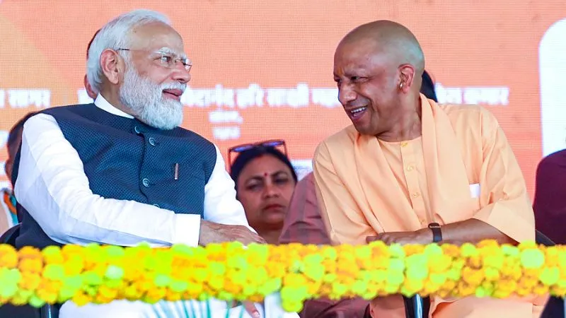 स्पोर्ट्स हब बनता यूपी, CM योगी ने जूनियर रोइंग विजेताओं को किया सम्मानित, खेल इंफ्रास्ट्रक्चर पर दिया जोर