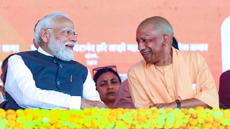 पीएम मोदी के 12 वर्ष पूरे होने पर सीएम योगी ने दी बधाई, कहा- गरीब कल्याण बना शासन की प्राथमिकता