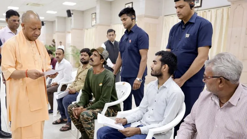 यूपी में योगी सरकार का फॉर्मूला- नौकरी के लिए ‘पहुंच’ नहीं, ‘योग्यता’ है पैमाना है, युवाओं से सीधे बोले मुख्यमंत्री