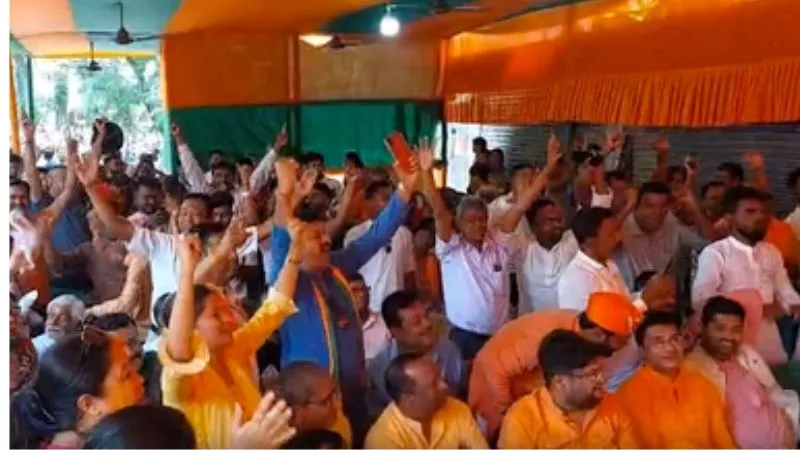 15 साल से बंगाल में राज कर रही थी ‘दीदी’, लेकिन मोदी ने TMC का कर दिया बोरिया बिस्तर पैक, अब हुई घनघोर बेइज्जती