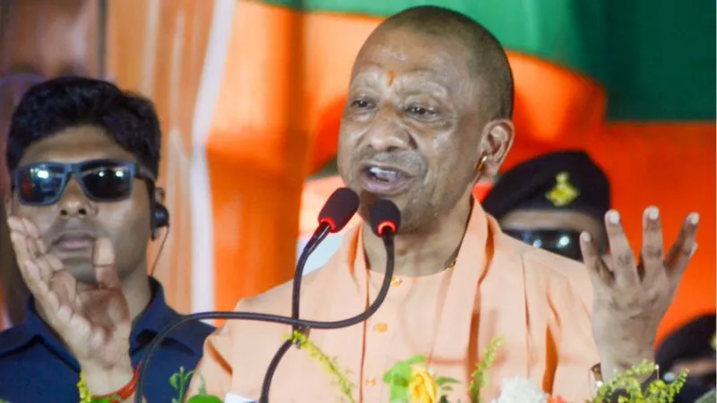 CM योगी ने मऊ में ग्रामीण सैनिक हॉस्पिटल का किया उद्घाटन, बोले- जन्मभूमि के ऋण से मुक्त होना ही सच्ची देशभक्ति