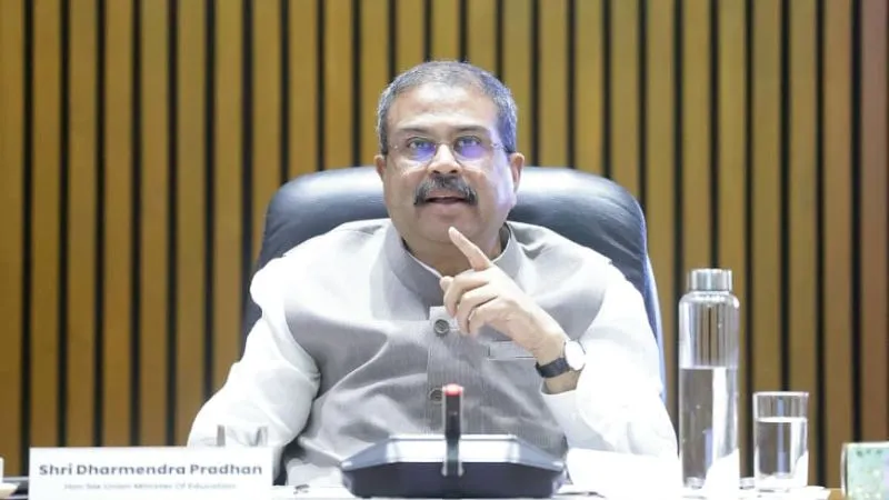NEET UG Re-Exam 2026:15 मिनट बढ़ा एग्ज़ाम टाइम, अगले साल से ऑनलाइन होगी परीक्षा, शिक्षा मंत्री ने किए कई और बड़े बदलाव