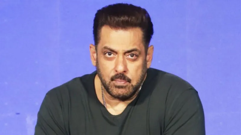 सलमान खान का पैपराजी की हरकत पर फूटा गुस्सा, दे डाली सख्त चेतावनी, बोले-60 साल का हो गया हूं लेकिन लड़ना नहीं भूला याद रख लेना