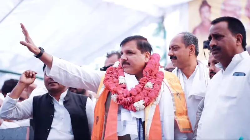मेरठ में रोजगार दो सामाजिक न्याय दो पदयात्रा को मिला जनता का अद्भुत समर्थन, जगह-जगह सांसद संजय सिंह का हुआ भव्य स्वागत
