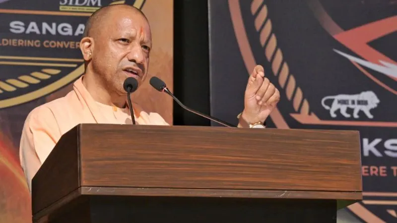 डेटा और सिग्नल बने नए हथियार- ‘रक्षा त्रिवेणी संगम’ में CM योगी ने फूंका आधुनिक सैन्य शक्ति का शंखनाद