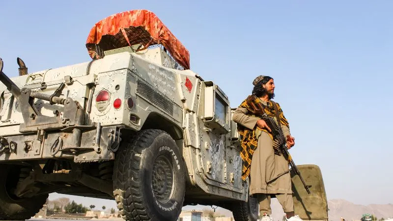 पाकिस्तान पर तगड़ा पलटवार... अफगानिस्तान ने ड्रोन हमला कर ISIS के अड्डों पर मचाई तबाही, जानें किन इलाकों को बनाया निशाना