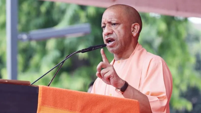 'फौरन FIR दर्ज करो', अखिलेश यादव की बेटी पर हुई अभद्र टिप्पणी, CM योगी ने लिया सख्त एक्शन, दिए कार्रवाई के निर्देश