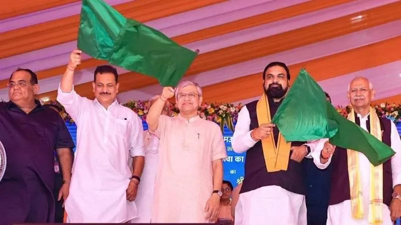 "पटना से दिल्ली सिर्फ 4 घंटे 41 मिनट में", रेल मंत्री अश्विनी वैष्णव ने बिहार की जनता को दी गुड न्यूज