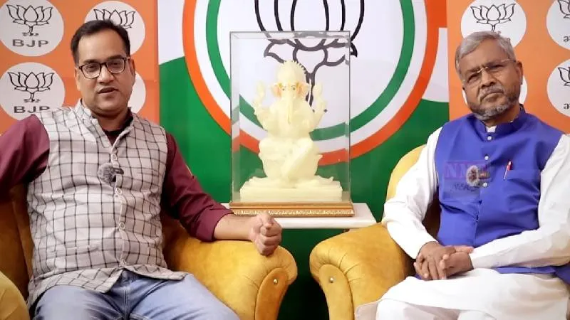 जिसने धर्म छोड़ दिया, आदिवासी देवी-देवता छोड़ दिए, फिर वो ST कैसे | Babulal Marandi