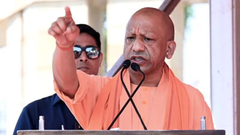 बलरामपुर में CM योगी का बड़ा ऐलान, बोले- माफिया मिट्टी में मिल गए, अब विकास की रफ्तार हुई दोगुनी