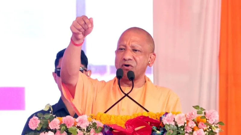 'तुष्टिकरण छोड़ श्रीकृष्ण जन्मभूमि के पक्ष में खुलकर बोलें अखिलेश...', मथुरा-काशी के मुद्दे पर बोले CM योगी, कहा-बाबर नहीं, रामराज ही चलेगा
