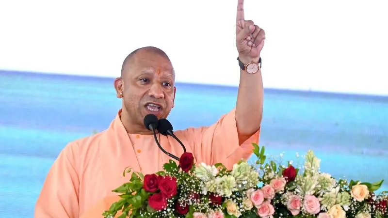 फिरोजाबाद को CM योगी ने दी 658 करोड़ की सौगात, सपा पर जमकर बरसे, बोले- नो कर्फ्यू, नो दंगा, यूपी में है सब चंगा