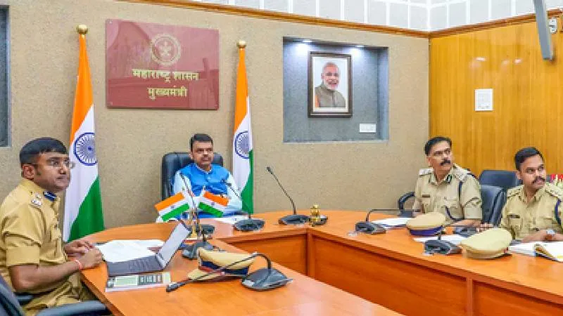 मुंबई-ठाणे से पनवेल तक बस नेटवर्क होगा बेहतर, फडणवीस सरकार ने बनाई योजना