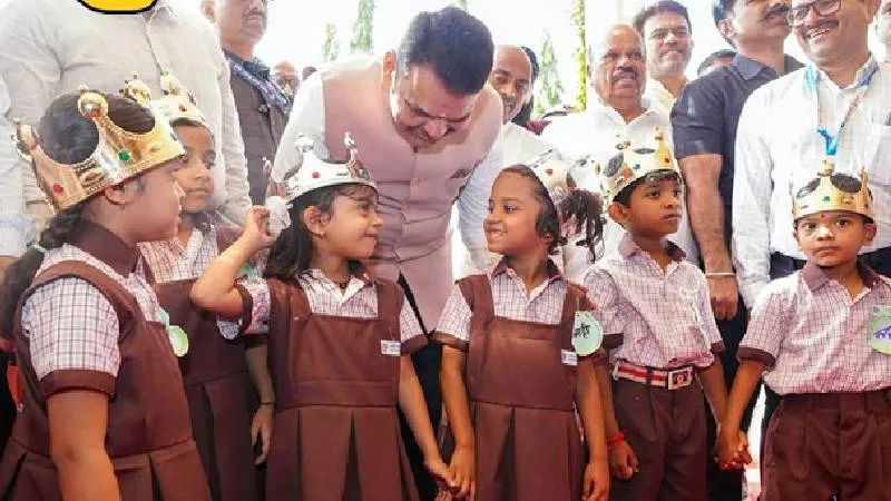 बीच इंटरव्यू Devendra Fadnavis के साथ ऐसा क्या हुआ कि CM बोले- मुझे हमेशा याद रहेगा?