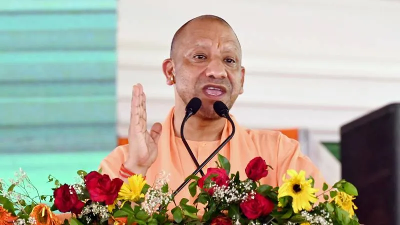 हमीरपुर में सीएम योगी का बड़ा ऐलान, ₹636 करोड़ की परियोजनाओं की दी सौगात