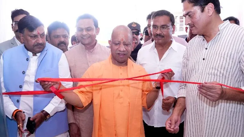 मुख्यमंत्री ने किया गोरखपुर में एस्ट्रोमेडिक्स सुपर स्पेशलिटी हॉस्पिटल का उद्घाटन, कहा- गुणवत्तापूर्ण स्वास्थ्य सुविधा आज की आवश्यकता