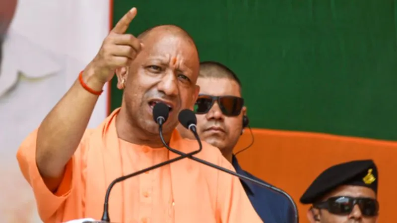 यूपी पुलिस भर्ती परीक्षा को लेकर सीएम योगी का बड़ा ऐलान, प्रवेश पत्र दिखाने पर अभ्यर्थियों को बसों में मिलेगी 50 फीसदी की छूट