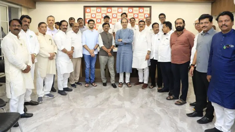शिवसेना UBT में टूट की हैट्रिक! उद्धव ठाकरे की बैठक से 3 MLA, 1 MLC हो गए गायब, 6 सांसद पहले ही हो चुके हैं बागी
