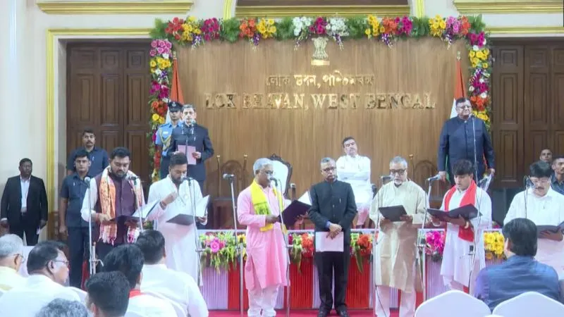 बंगाल में CM सुवेंदु के मंत्रिमंडल का विस्तार, 35 विधायकों ने ली मंत्री पद की शपथ, जानें किन चेहरों को मिला मौका