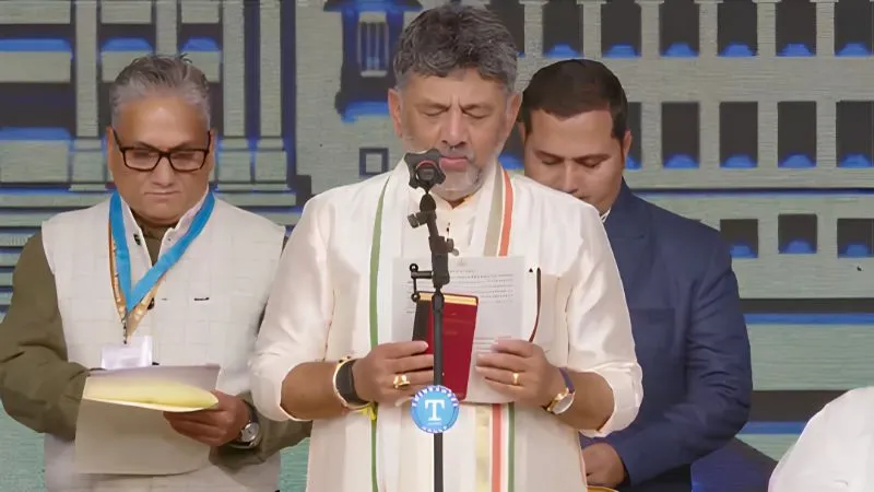 कर्नाटक के 25वें मुख्यमंत्री बने डीके शिवकुमार, भव्य समारोह में राज्यपाल ने दिलाई पद और गोपनीयता की शपथ