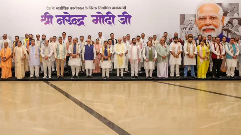 क्या बदलने वाला है लोकसभा का पूरा समीकरण? मिशन 360 पर NDA की नजर, TMC के बाद अब इस दल में बगावत की चर्चा