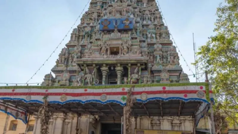 पुरुषोत्तम मास में करें कूडल अझगर मंदिर के दर्शन, यहां दोपहर में भी नहीं पड़ती शिखर की परछाई