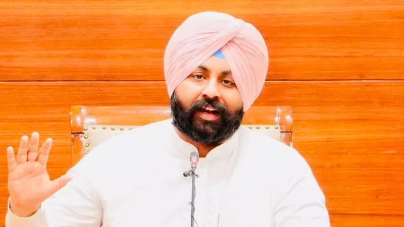 स्कूलों में फीस लिमिट पर मान सरकार का बड़ा कदम, शिक्षा मंत्री ने कानून बनाने के दिए निर्देश, मुनाफाखोरी पर लगेगी लगाम