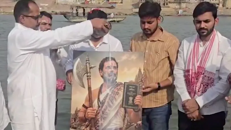 ‘परशुराम’ के अवतार में राहुल गांधी, एक हाथ में फरसा तो दूसरे में संविधान, कांग्रेस को क्यों आई ‘ब्राह्मणों’ की याद?