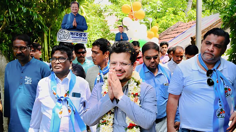 बंगाल में ममता के साथ खेला, TMC के बागियों ने ठोका पार्टी पर दावा, स्पीकर को सौंपा गया 59 विधायकों का समर्थन पत्र
