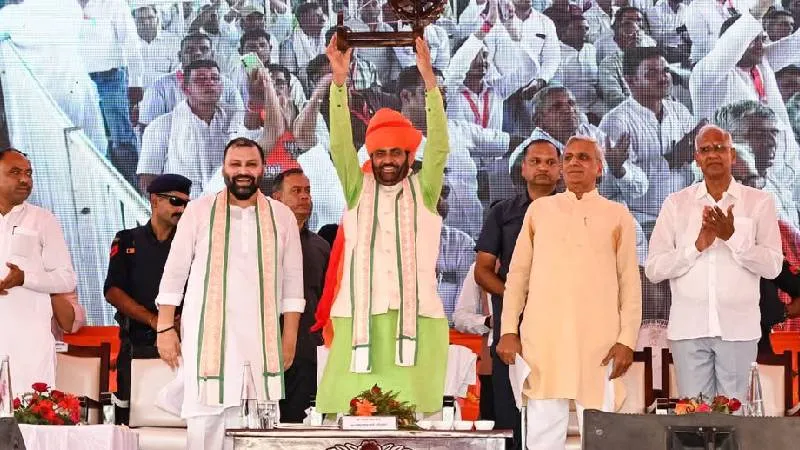 खादी रोजगार उत्सव में कारीगरों को बड़ी सौगात, 2.44 लाख लोगों को मिलेगा रोजगार