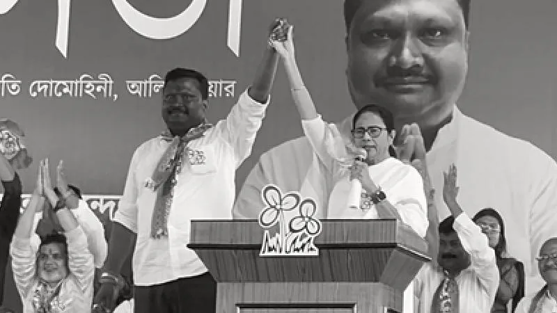 ममता बनर्जी को एक और बड़ा झटका, TMC के तीसरे राज्यसभा सांसद प्रकाश चिक बड़ाईक ने दिया इस्तीफा