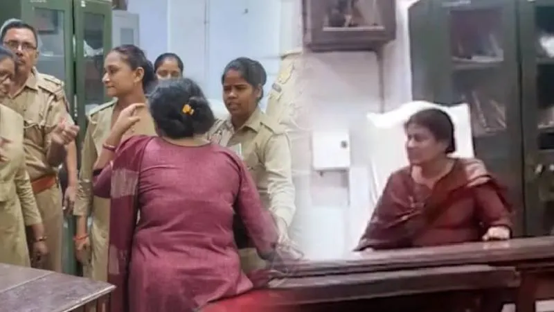 ‘आज मैं जिला जज हूं’, कोर्ट रूम में जज की कुर्सी पर जा बैठी महिला ने किया हंगामा चिल्लाई ‘ऑर्डर-ऑर्डर’