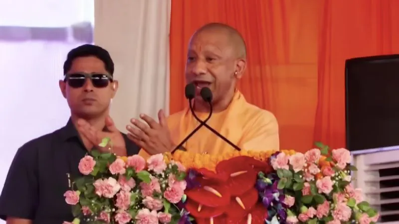 राम मंदिर पर CM योगी ने अखिलेश को दिया जवाब, कहा- मुल्ला-मौलवियों के सामने घुटने टेकने वाले...!
