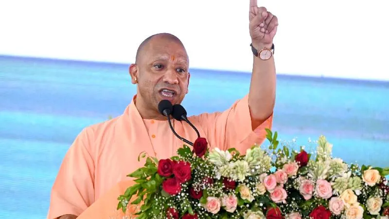 योगी सरकार का कुपोषण पर बड़ा अभियान, माताओं और बच्चों को मिलेगी बेहतर पोषण सेवा