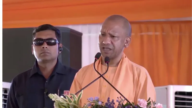 'कांग्रेस, सपा और बसपा के लोग अंधेरे में रहने के आदी थे...', फिरोजाबाद में CM योगी का बड़ा हमला, गिनाईं सरकार की उपलब्धियां