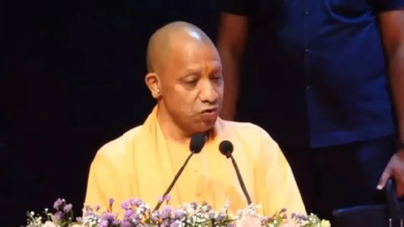 सीएम योगी ने 223 मेधावियों को किया सम्मानित, बोले- बेटियां बना रहीं नए कीर्तिमान
