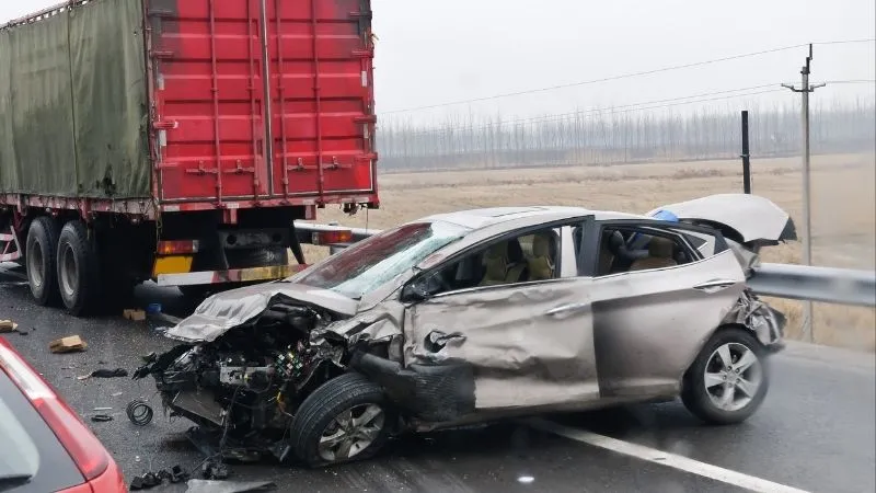 251 की रफ्तार बनी काल! BMW के परखच्चे उड़े, दो दोस्तों की दर्दनाक मौत