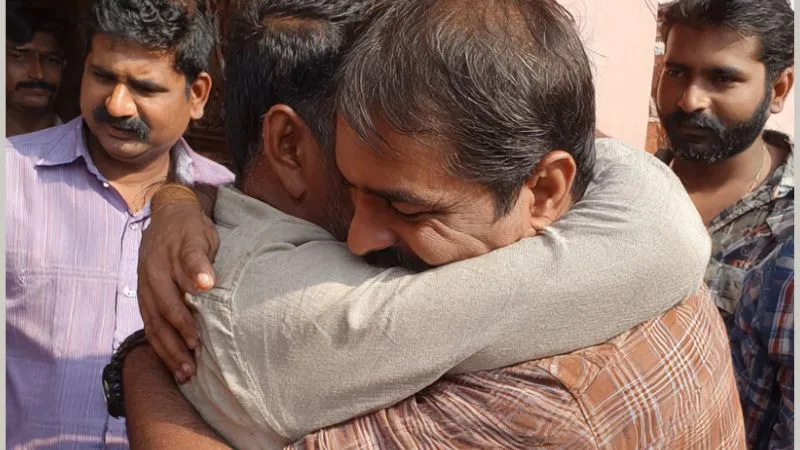 मृत मानकर कर दिया अंतिम संस्कार, तेरहवीं के बाद जिंदा लौटा शख्स, दो बार पोस्टमार्टम वाले शव का क्या है राज? Video
