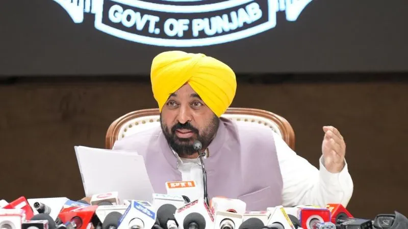 पंजाब में निजी स्कूलों पर लगाम, पांच फीसदी से ज्यादा फीस नहीं बढ़ा सकेंगे, CM भगवंत मान ने किया एलान