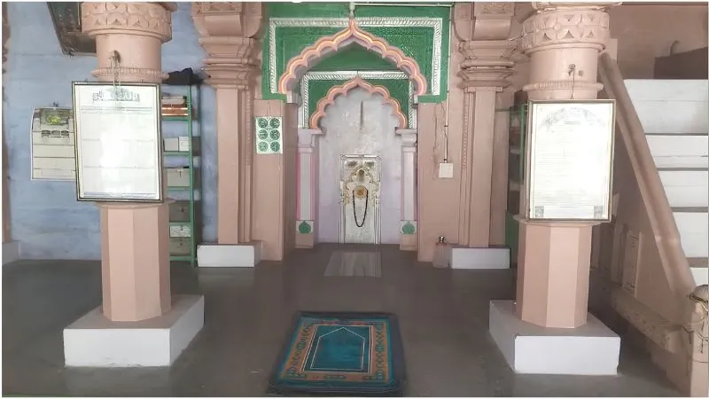 काशी रेलवे स्टेशन के पास एक और मस्जिद को जारी हुआ नोटिस, 20 जून तक नहीं हटी तो बुलडोजर करेगा 'सफाई'!